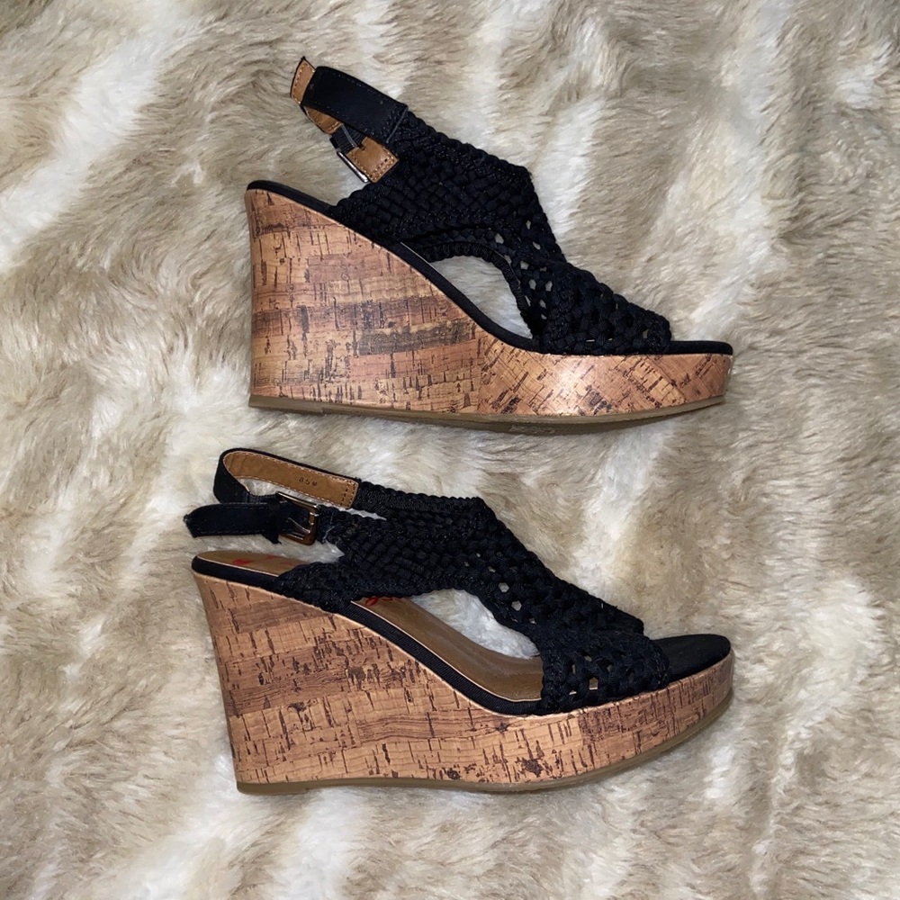 Black Wedges